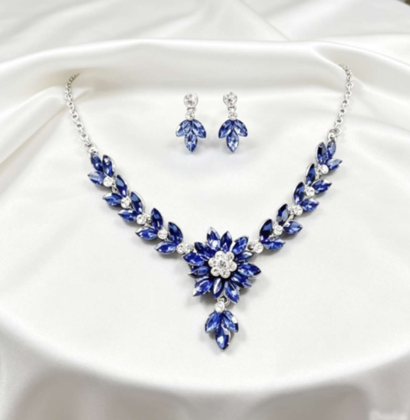 Set Collana e Orecchini con Zirconi AAA, Stile Floreale