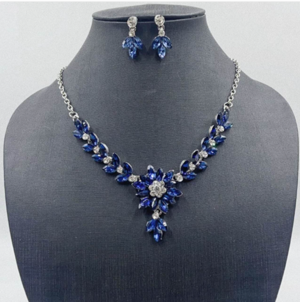 Set Collana e Orecchini con Zirconi AAA, Stile Floreale