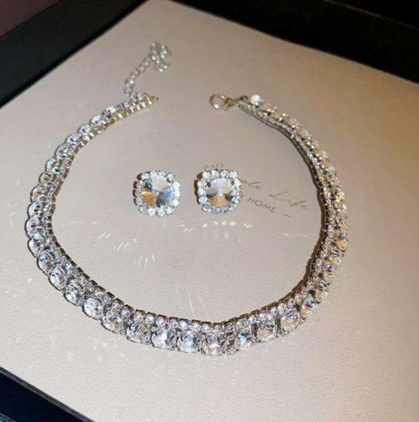 Set Halskette und Ohrringe mit AAA-Zirkonia