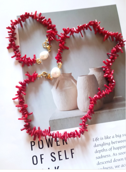 Set di collana e bracciale in rami di corallo rosso e perle naturali,stile retrò