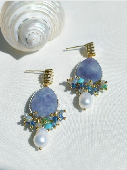 Orecchini con Ametista Naturale e Perle "Segreto blu", (ago d'argento)