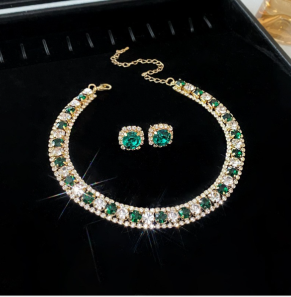 Set Halskette und Ohrringe mit AAA-Zirkonia