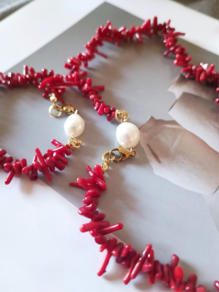 Set di collana e bracciale in rami di corallo rosso e perle naturali,stile retrò