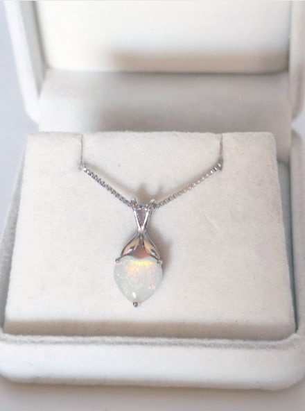 18K white gold plated necklace with heart-shaped opal