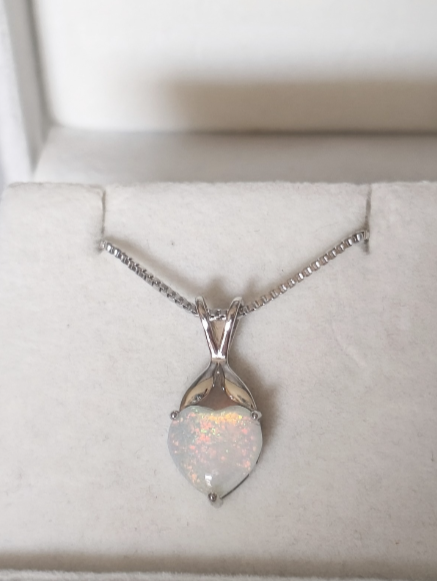 18K white gold plated necklace with heart-shaped opal