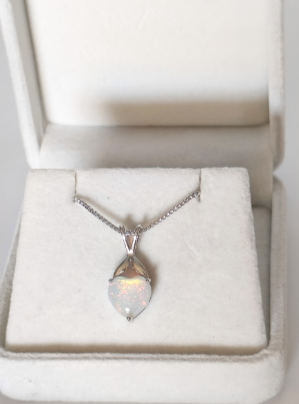18K white gold plated necklace with heart-shaped opal