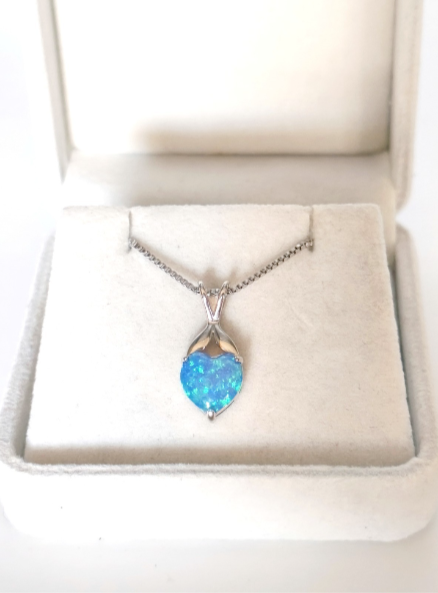 18K white gold plated necklace with heart-shaped opal