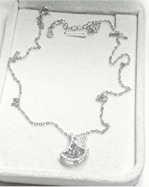 Collana Pendente Foglia Ginkgo Argento 925 Zirconi Brillanti, Catena Regolabile