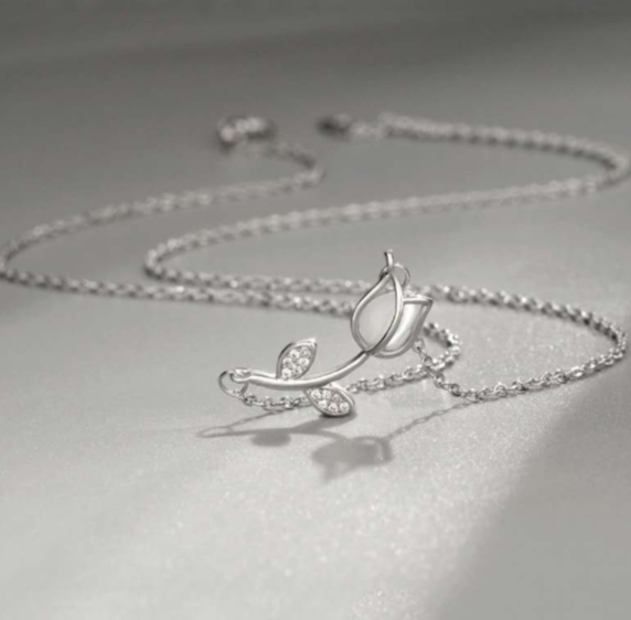 Halskette aus 925er Silber mit Tulpenanhänger, Mondstein und Zirkonia, verstellbare Kette