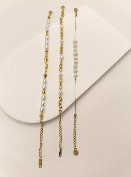 Armband aus Edelstahl mit Naturperlen
