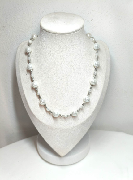 Collana elegante con perline bianche, catena a perline di ispirazione vintage