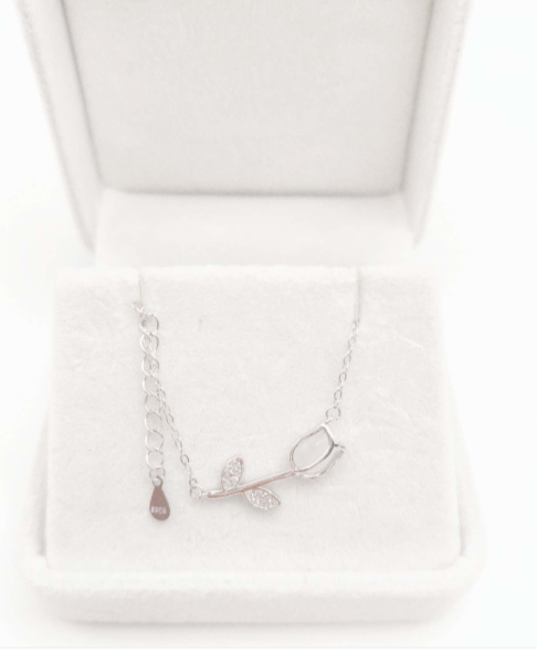 Halskette aus 925er Silber mit Tulpenanhänger, Mondstein und Zirkonia, verstellbare Kette