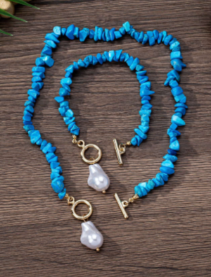 Set aus unregelmäßig geformten Natursteinsplittern mit Barockperlen, 2-teilig