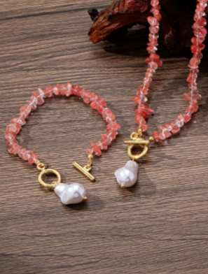 Set aus unregelmäßig geformten Natursteinsplittern mit Barockperlen, 2-teilig