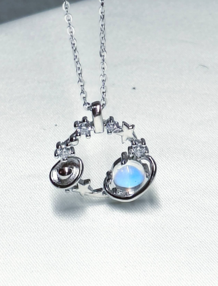 Halskette aus 925er Silber mit Opal-Sternenhimmel-Anhänger, Weltraum-Thema