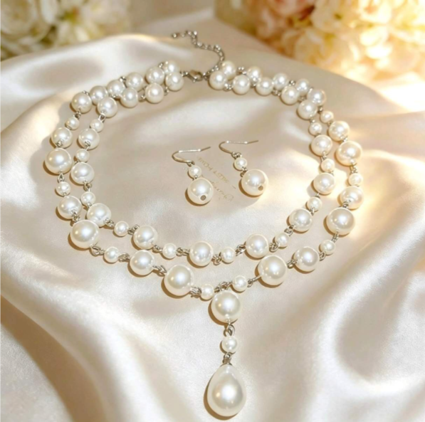Set Collana e Orecchini Perle a Doppio Strato, Ciondolo a Goccia (2 pezzi)