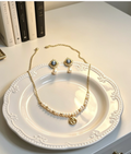 Vintage Schmuckset Kamée und Naturperlen, Halskette und Ohrstecker Silber