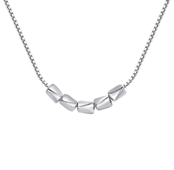 Trendy collana in argento 925 minimalistica con piccoli cubi lisci