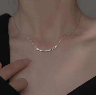 Collana clavicolare minimalista in argento sterling 925