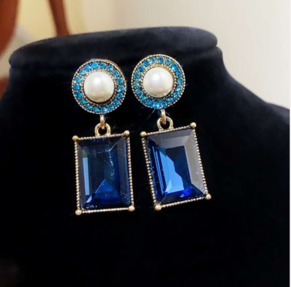 set di pietre blue rettangolari e perle stile vintage 2 PEZZI