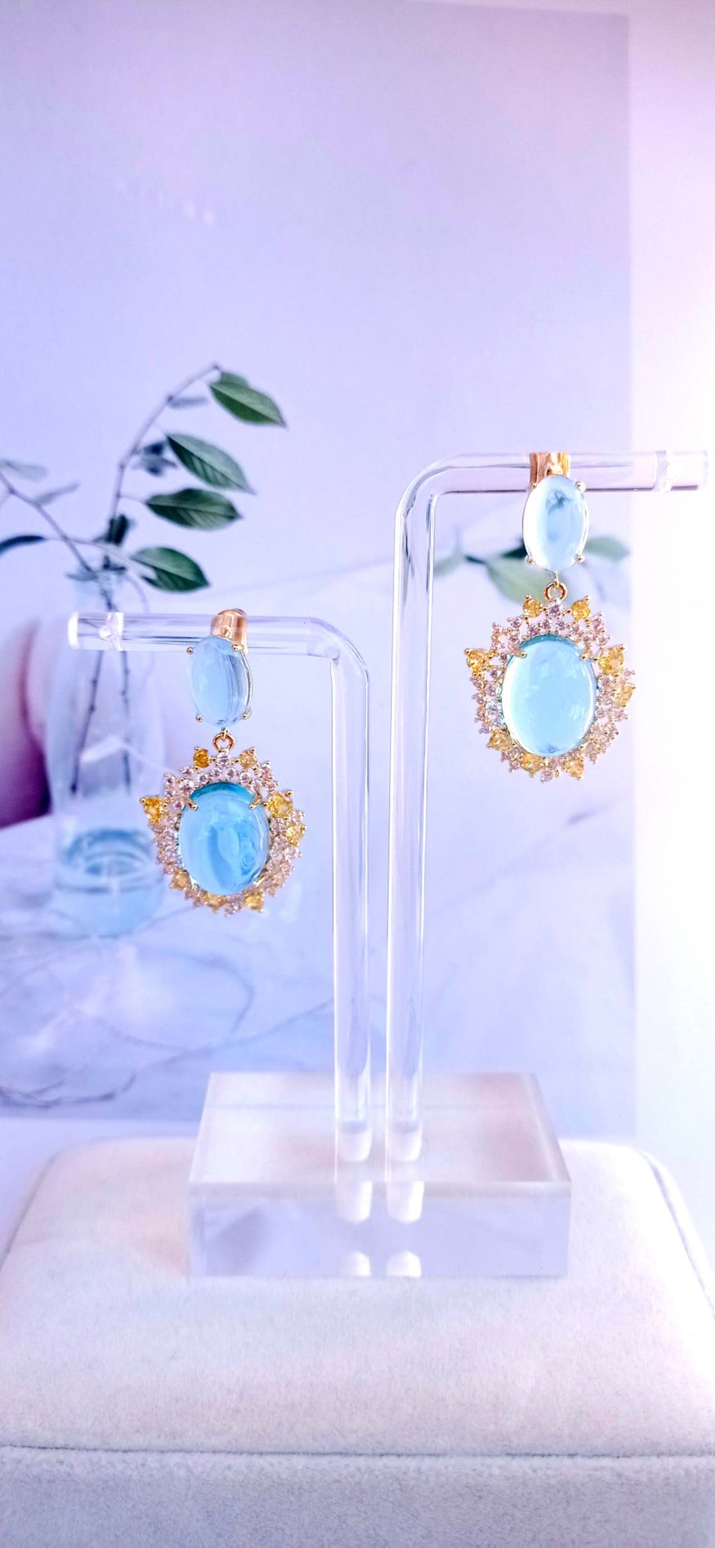 Orecchini pendenti con zircone blu acquamarina, perni in argento sterling