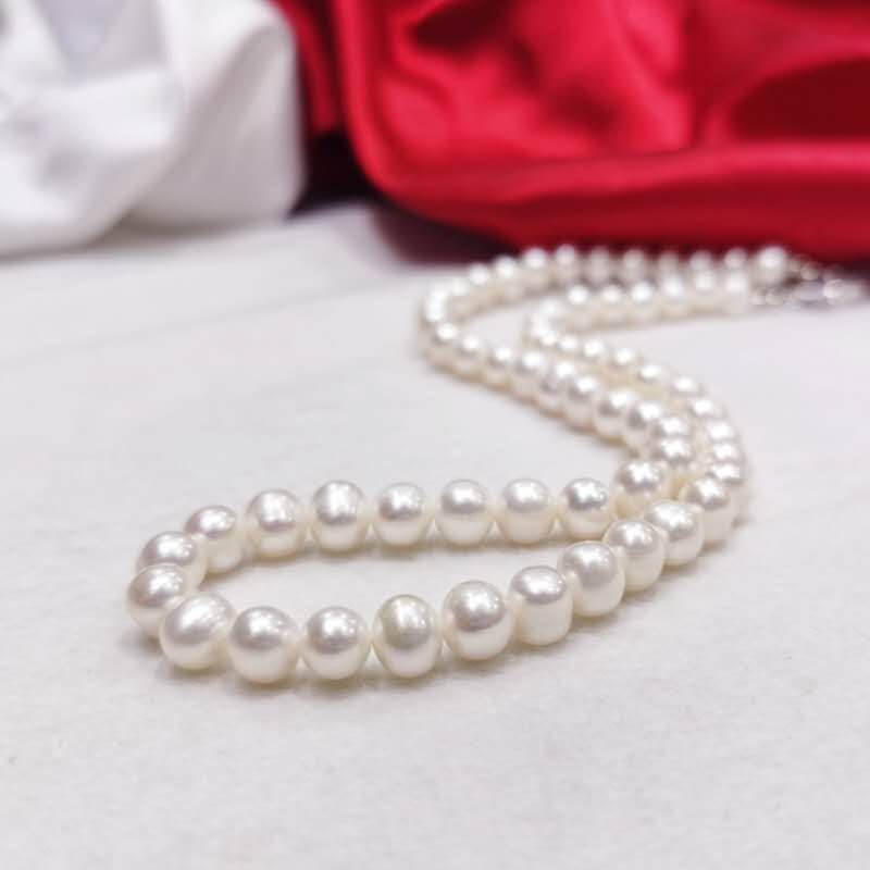 Collana perle d’acqua dolce bianche naturali, perline rotonde 7-8 mm con chiusura a moschettone, collana classica da donna
