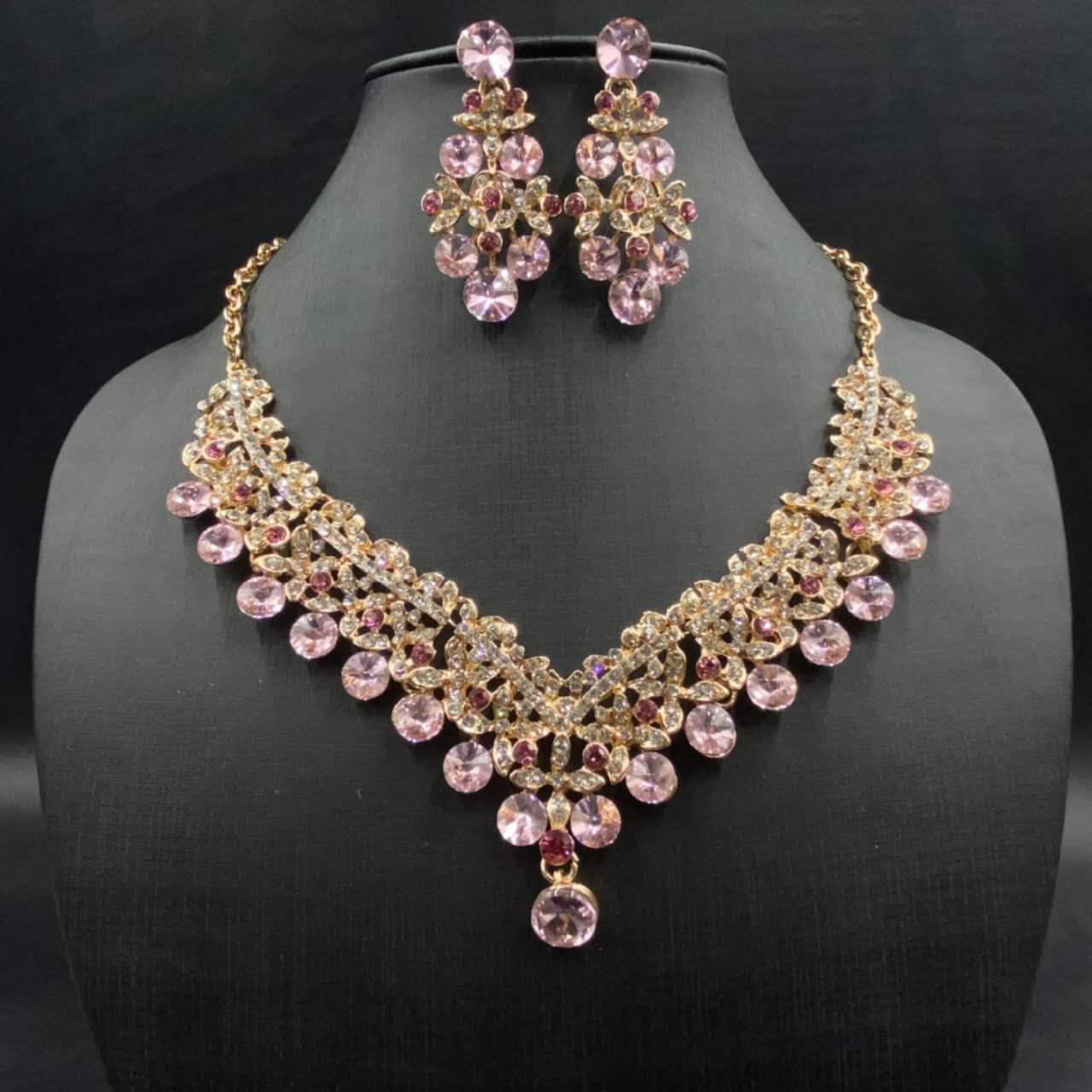 2-teiliges Schmuckset mit AAA-Zirkonia und funkelnden Kristallen, auffällige Halskette und Ohrhänger für Hochzeiten, Zeremonien und formelle Abende, 4 Farbvarianten für Damen
