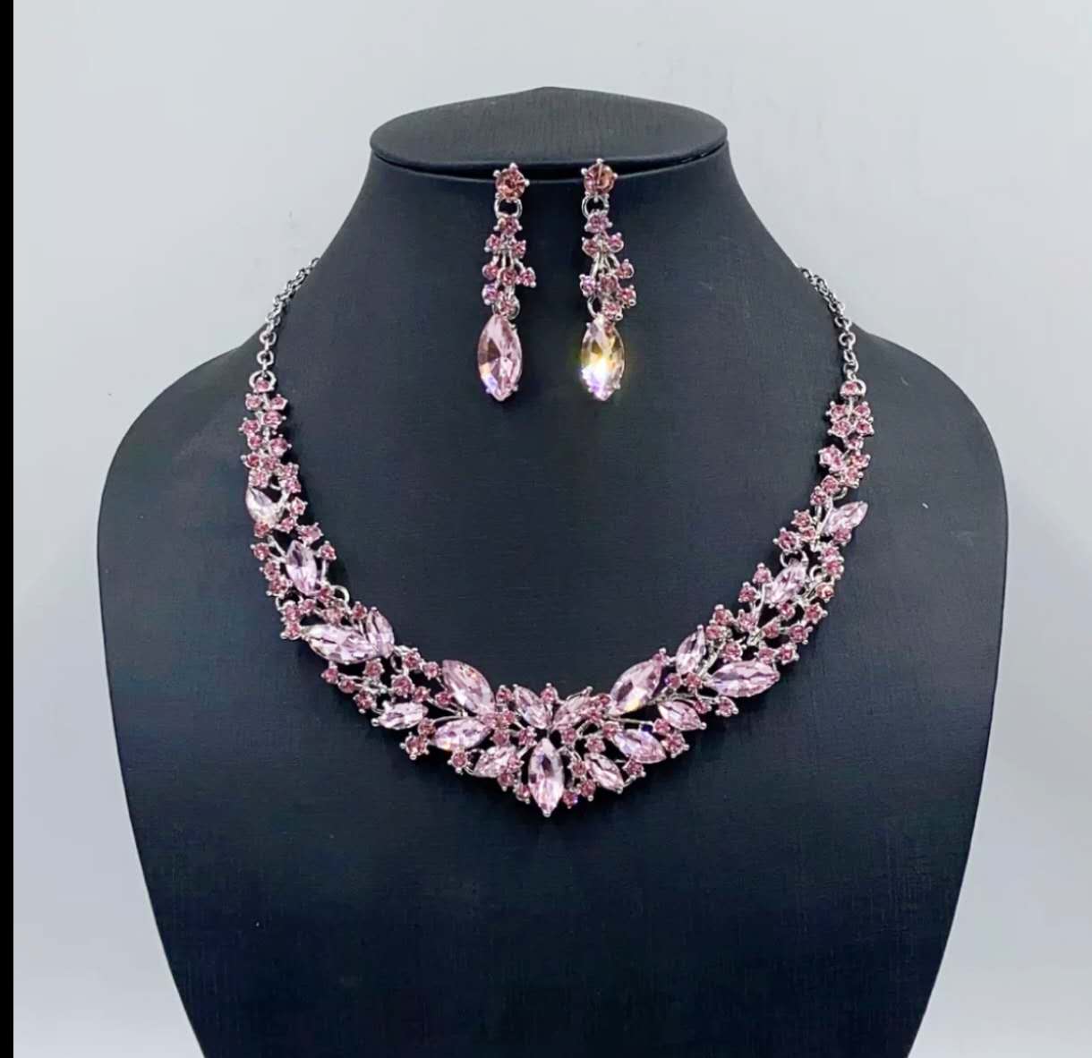 2-teiliges Schmuckset mit kubischem Zirkonia und funkelnden Kristallen, auffällige Statement-Halskette und Ohrhänger für Hochzeiten, Abende und formelle Anlässe, 6 Farbvarianten für Damen