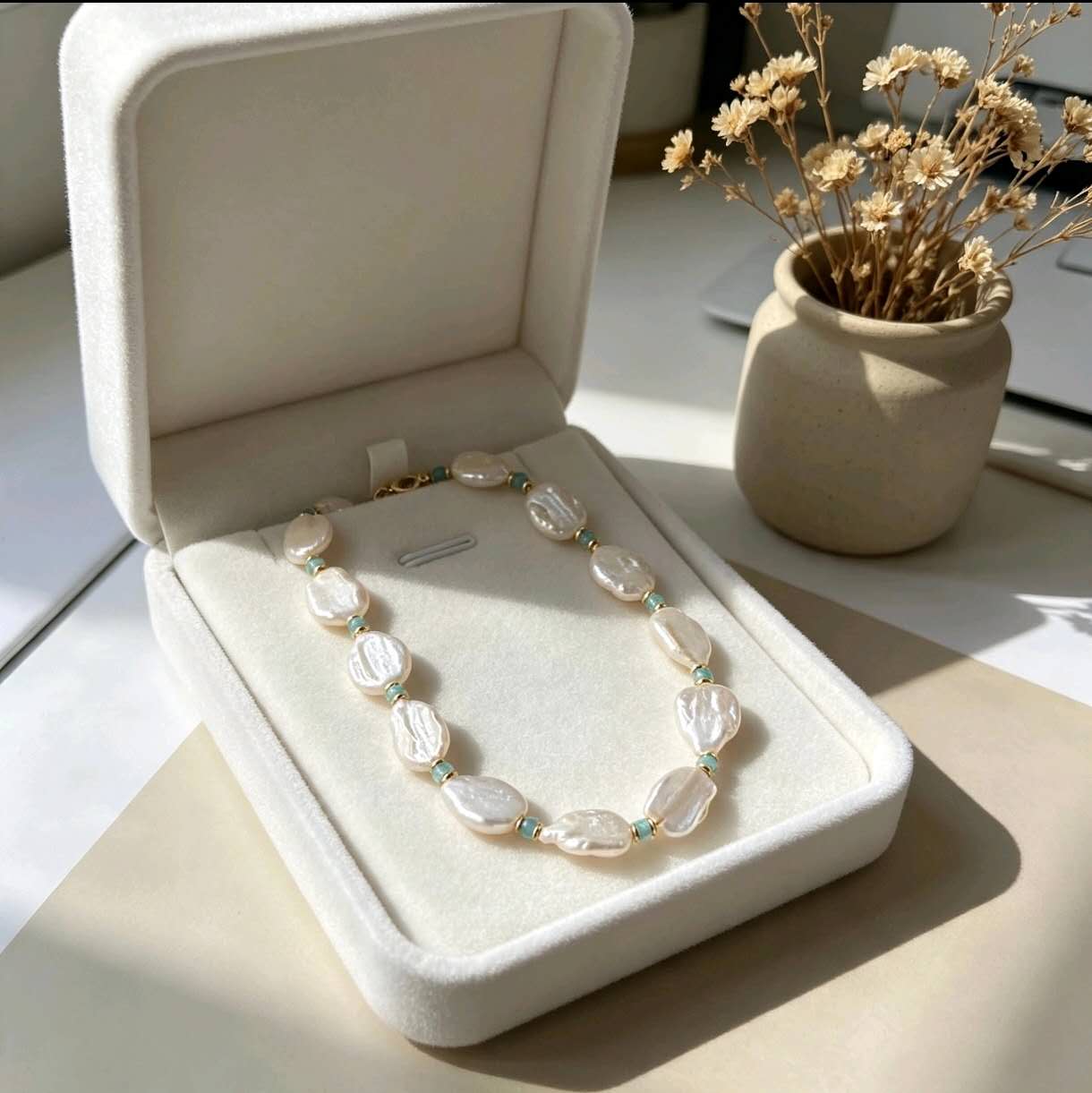Collana Perle Barocche Naturali d’Acqua Dolce, Perle Keshi Irregolari con Perline di Amazonite, Choker Ripieno Oro 14K, Gioiello Artigianato Elegante per Donna