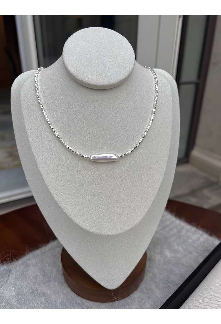 Collana  granuli d'argento frantumati, perla naturale 22MM e gancio argento S925