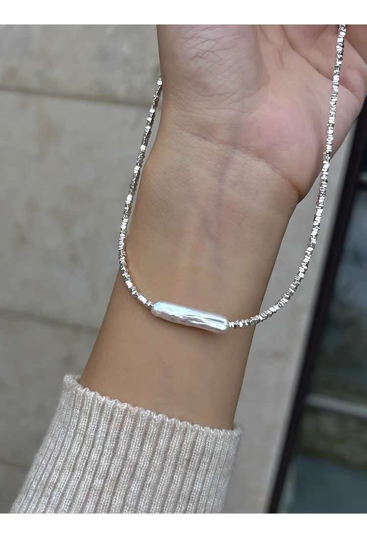 Collana  granuli d'argento frantumati, perla naturale 22MM e gancio argento S925