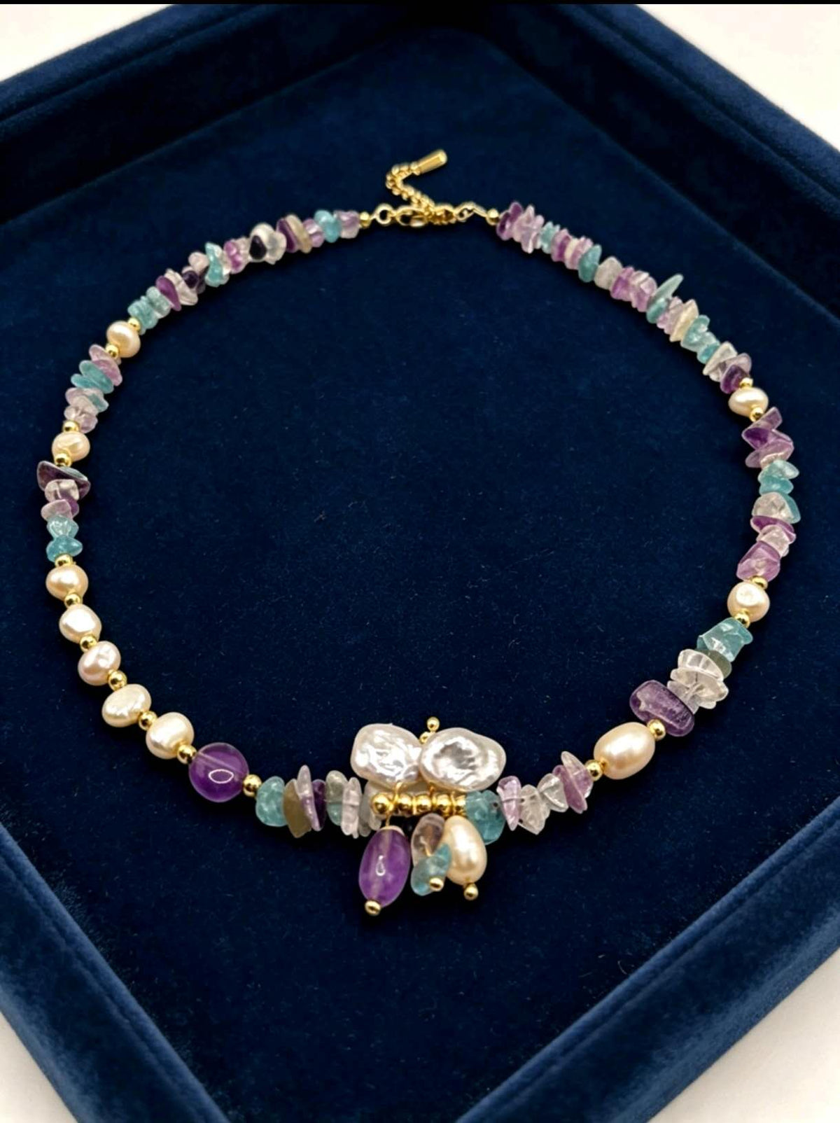 Halskette Süßwasserperlen Natur Amethyst Fluorit, verstellbare Halskette Titanstahl bunte Vintage-Steine