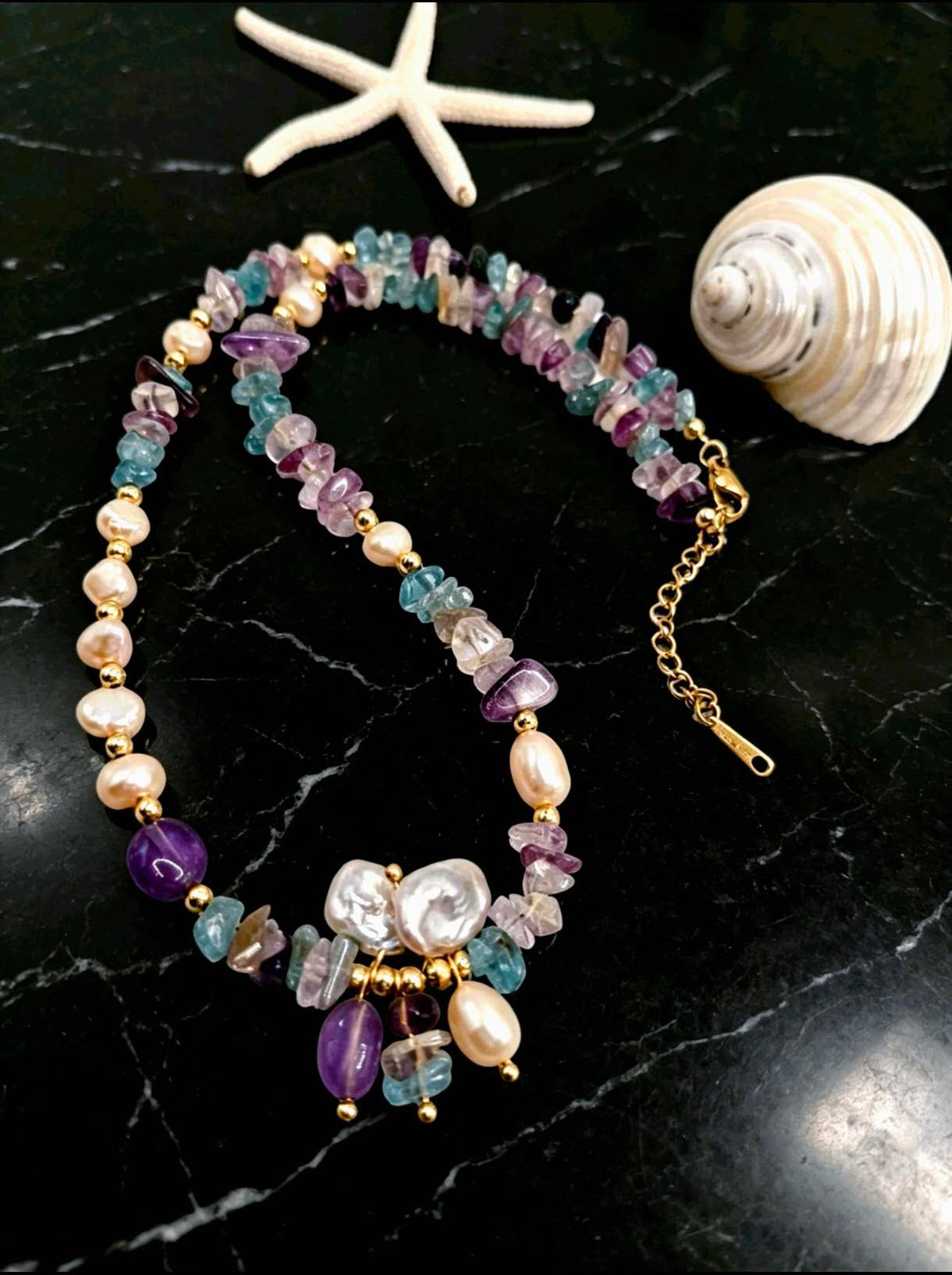 Halskette Süßwasserperlen Natur Amethyst Fluorit, verstellbare Halskette Titanstahl bunte Vintage-Steine