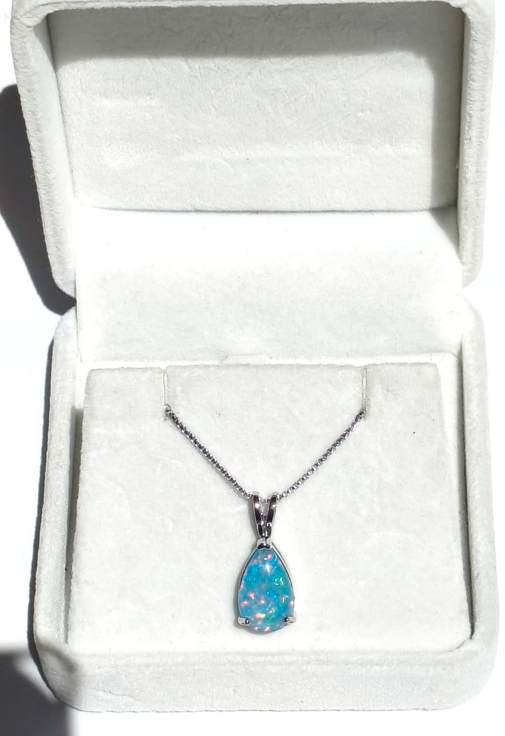 Collana di opale forma goccia placcato in oro bianco 18K