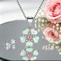 Collana floreale delicata in opale, ciondolo iridescente placcato argento