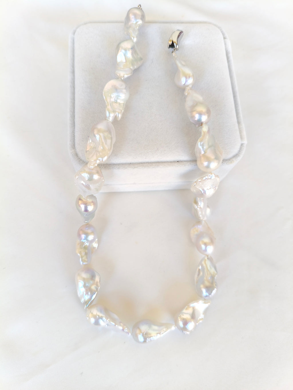 Collana perle barocche naturali d’acqua dolce, con chiusura argento sterling 925