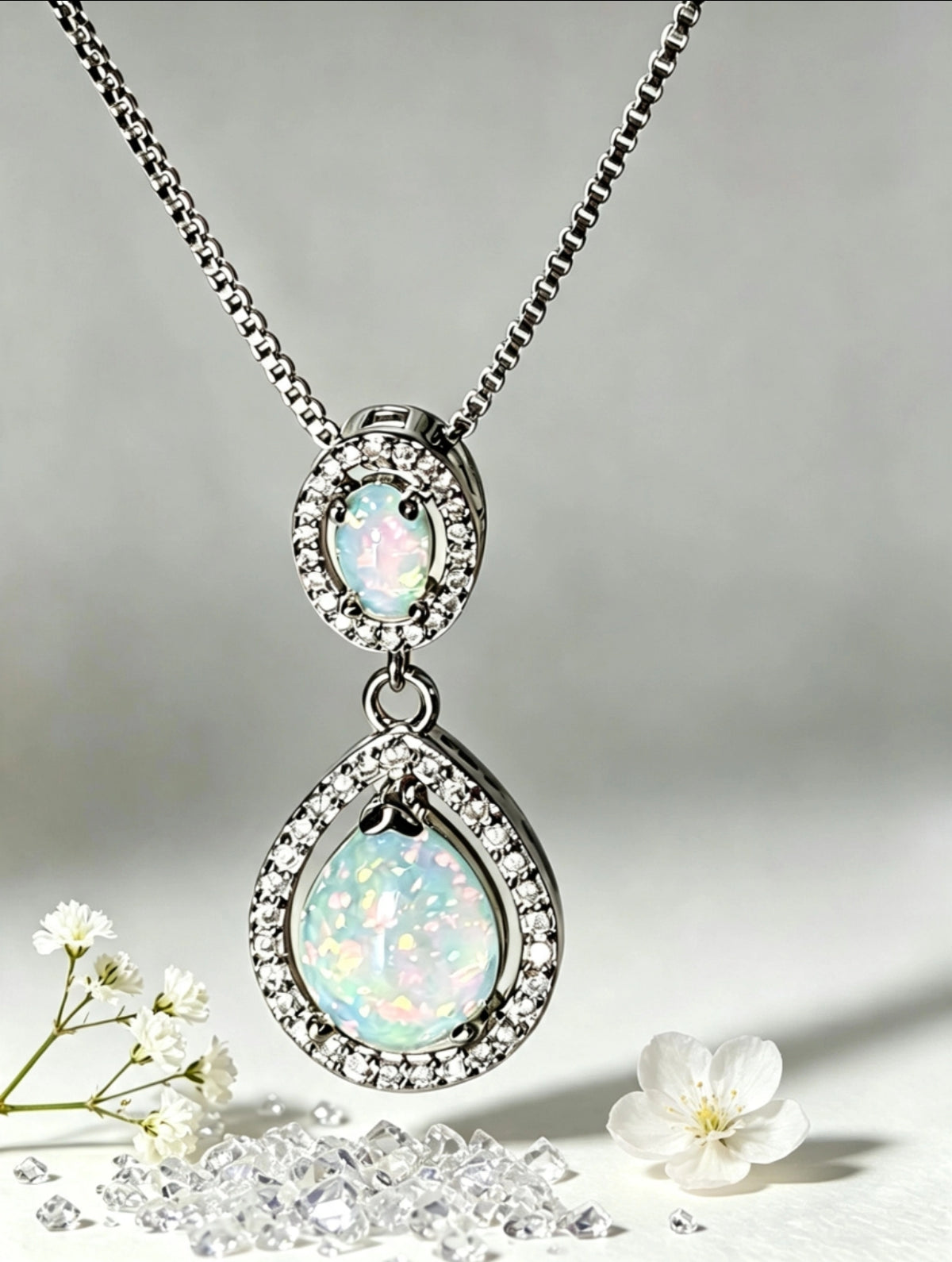 Collana con due opali forma goccia con placcatura in oro bianco 18K