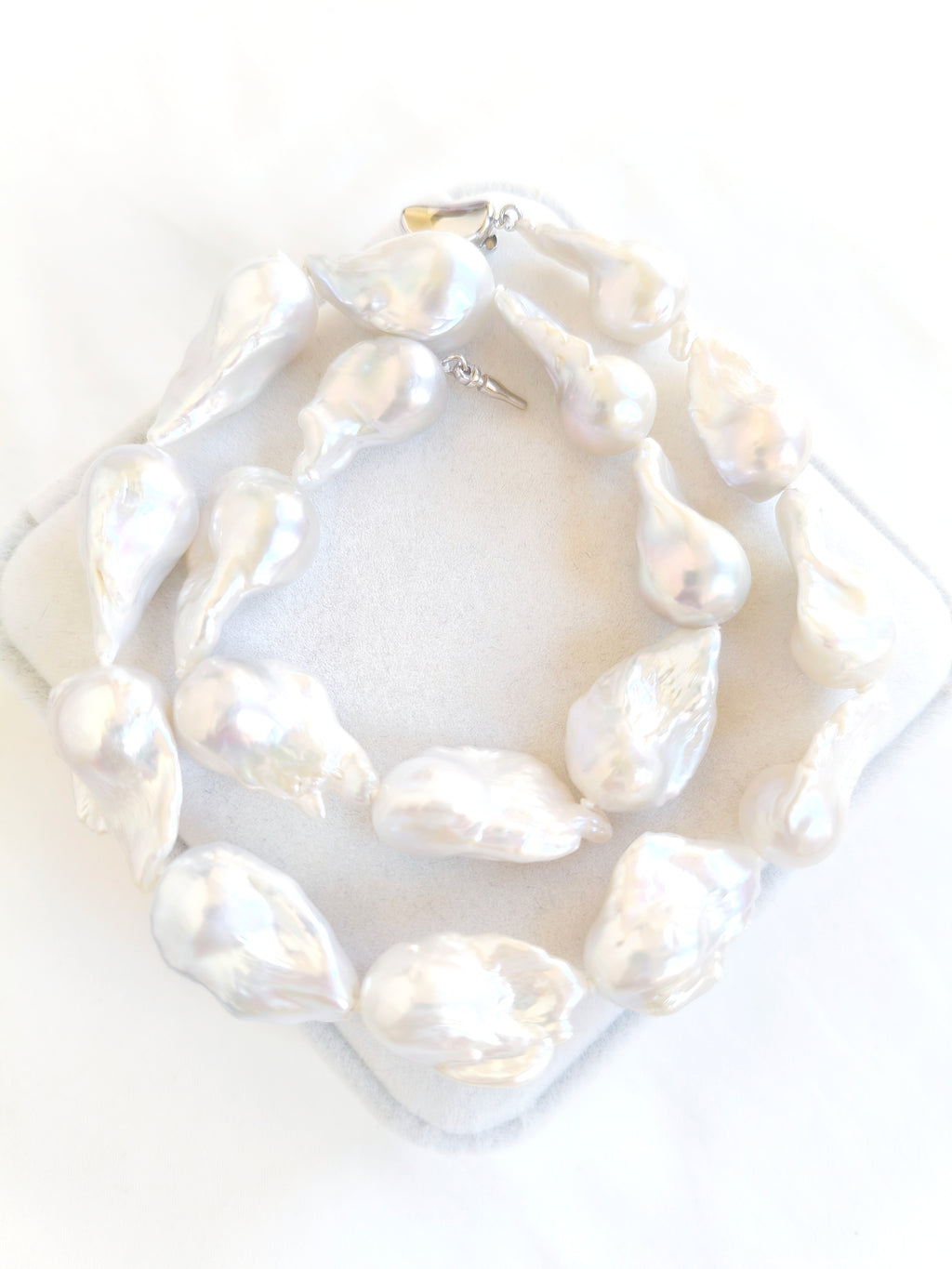 Collana perle barocche naturali d’acqua dolce, con chiusura argento sterling 925