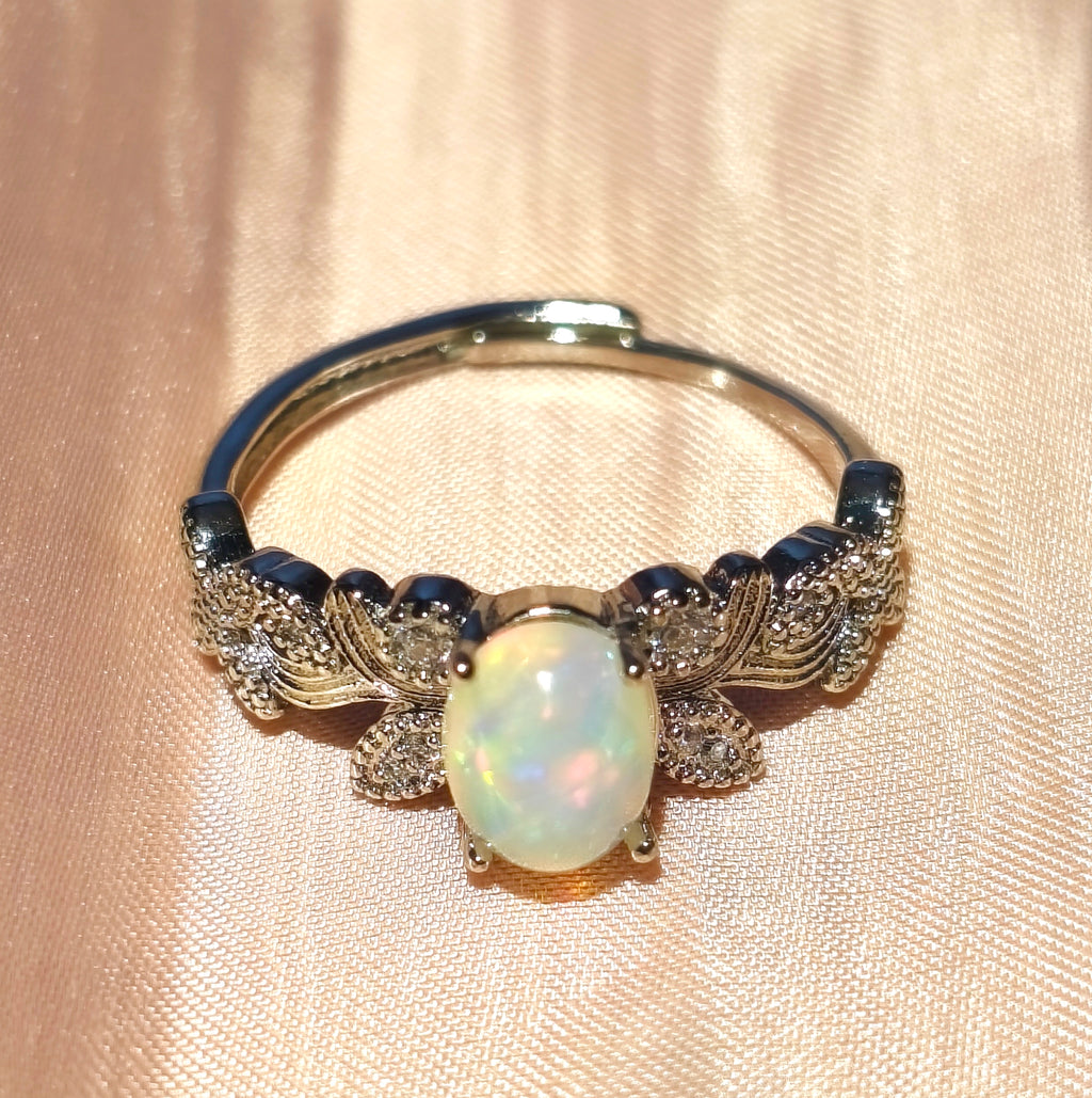 anello ad apertura con pietra opale