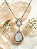 Collana con due opali forma goccia con placcatura in oro bianco 18K