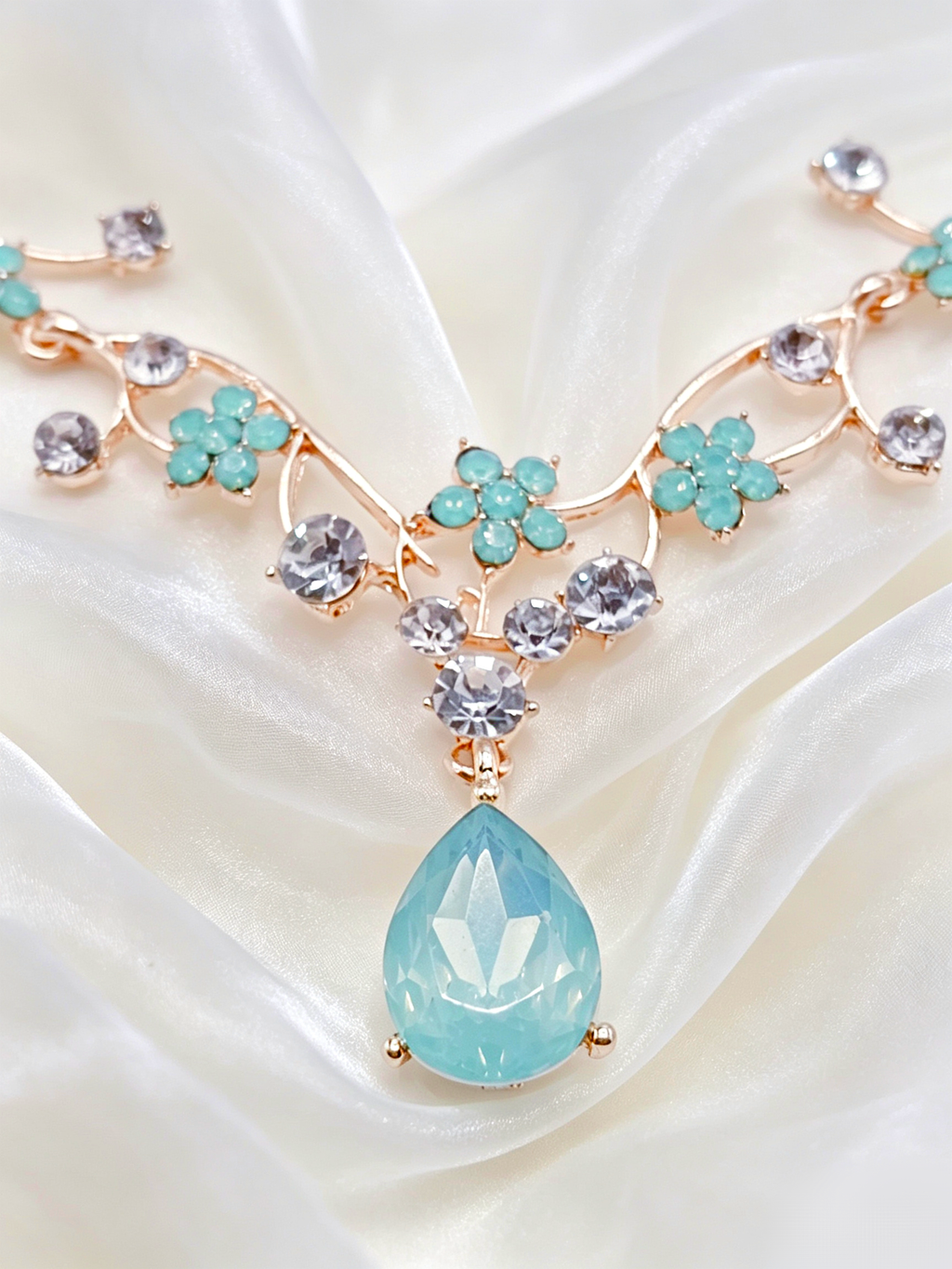Set gioielli cristallo floreale smeraldo zaffiro, collana e orecchini x cerimoni