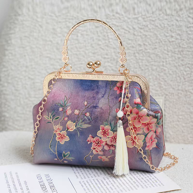 Borsa in seta jacquard floreale acquerello, stile orientale con nappa e perle
