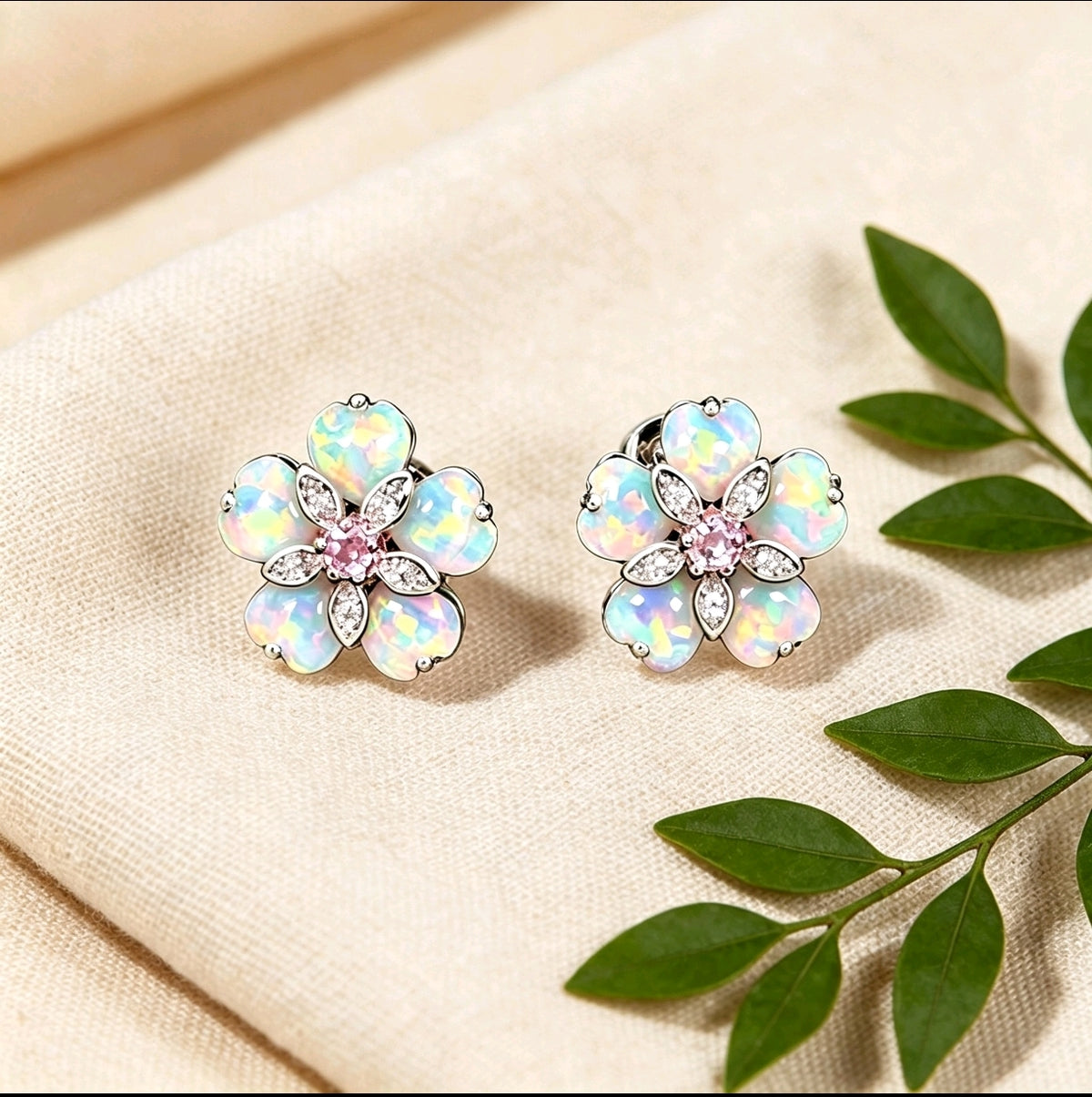 Orecchini a fiore con opale, orecchini floreali opale bianco con zirconi, orecchini argento per donna