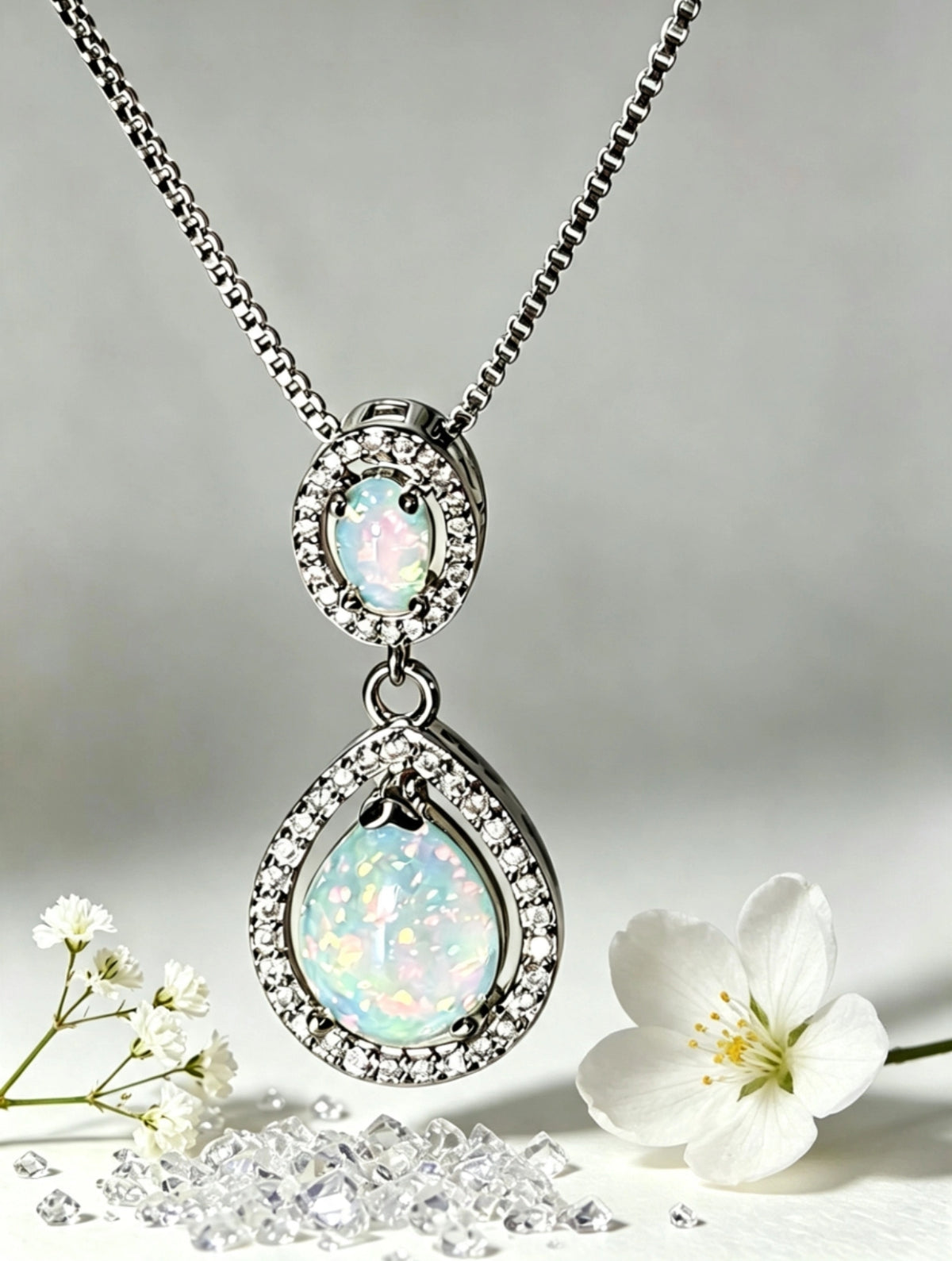 Collana con due opali forma goccia con placcatura in oro bianco 18K