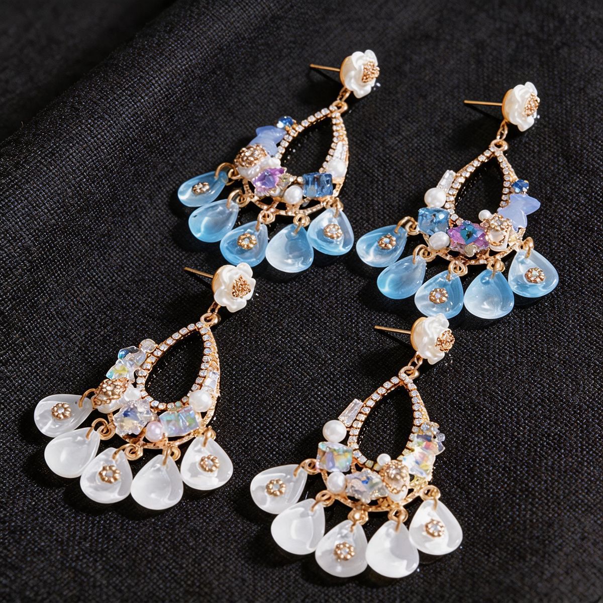 Orecchini con perline e fiori, stile romantico, gocce blu sfumate 2 colori disponibili