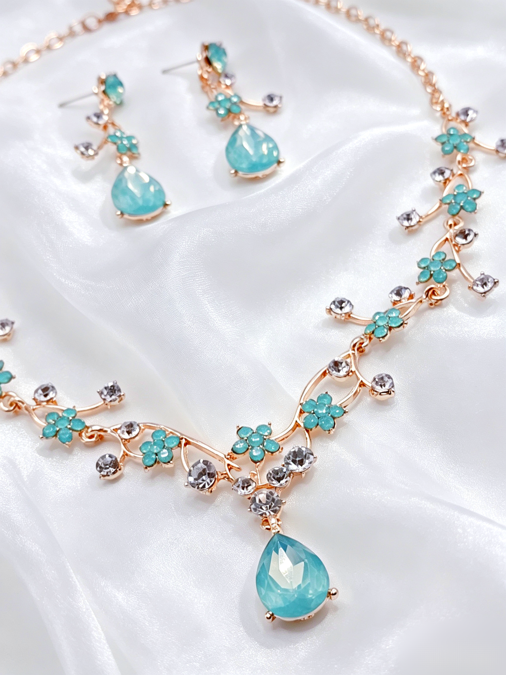 Set gioielli cristallo floreale smeraldo zaffiro, collana e orecchini x cerimoni