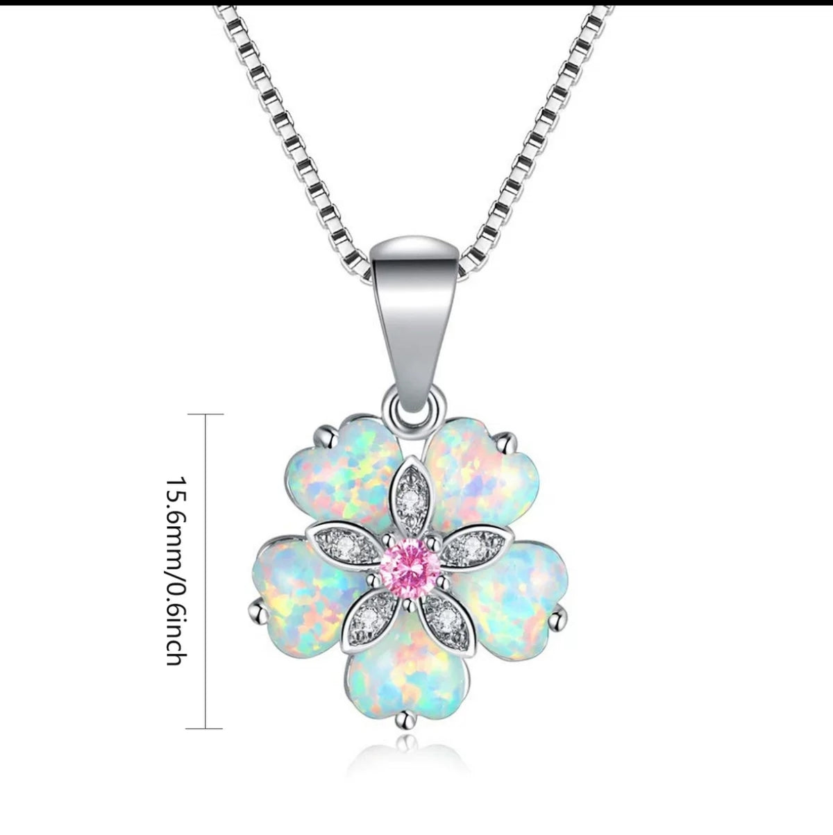 Collana floreale delicata in opale, ciondolo iridescente placcato argento