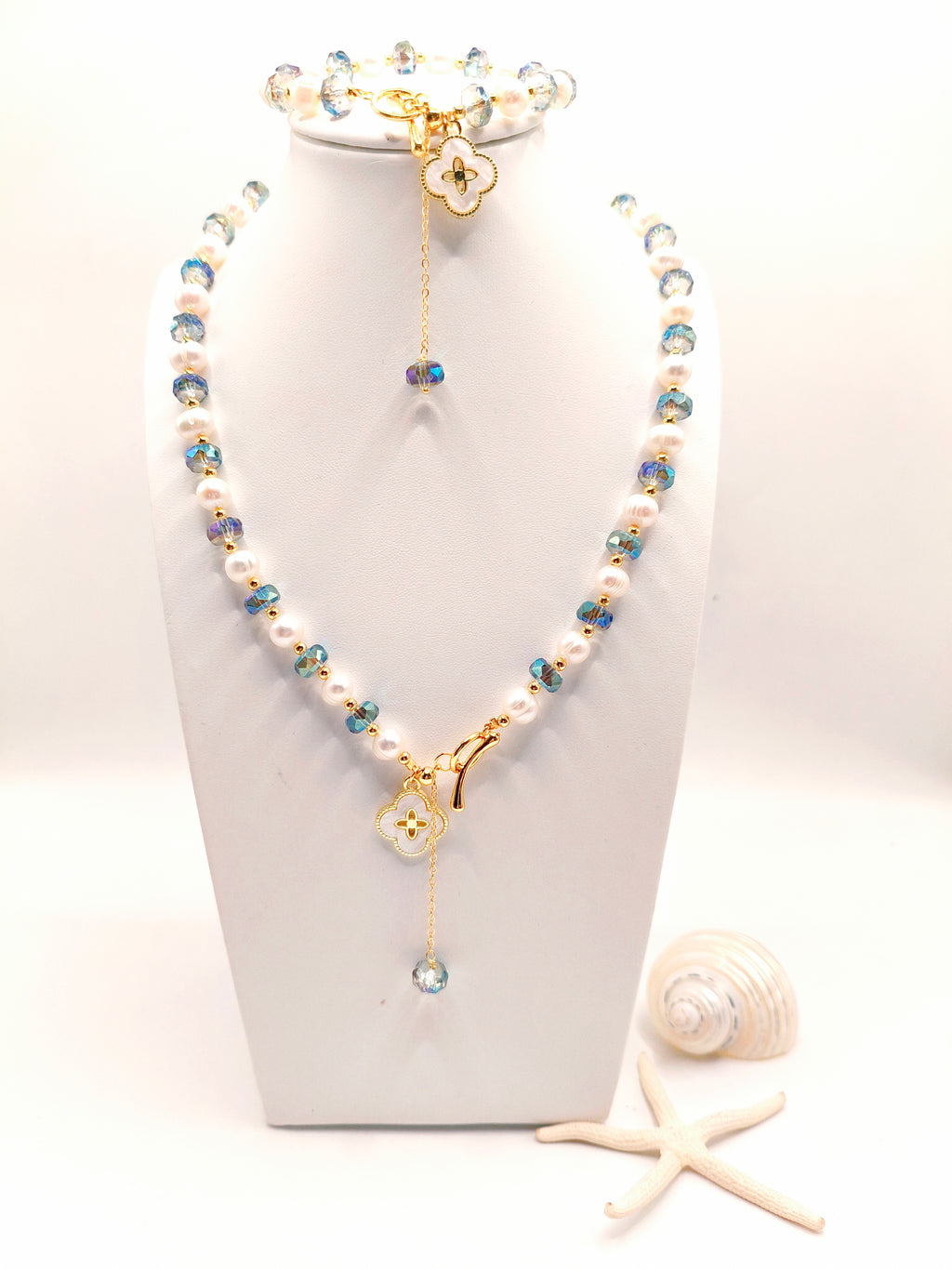 Set collana+bracciale con perle naturali e cristallo cangiante blu, trifoglio