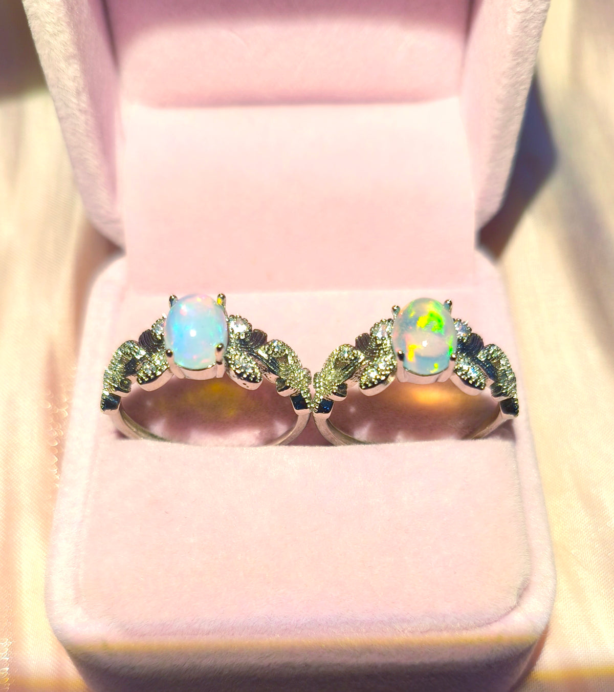 anello ad apertura con pietra opale