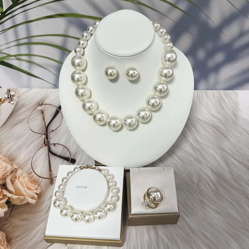 Set Gioielli 4 Pezzi Perle， Collana， Bracciale， Orecchini e Anello regolabile